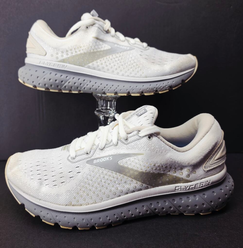 Brooks Women 8.5 Comfy footwear